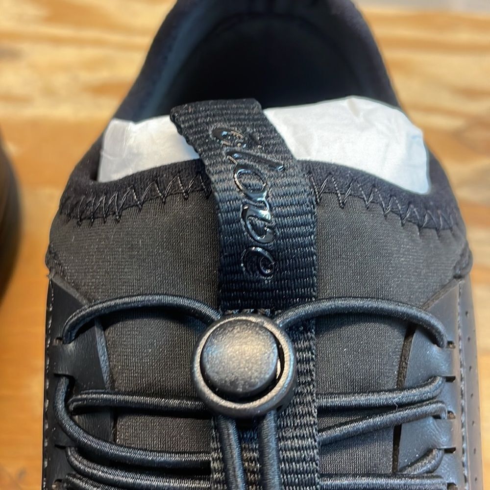 NWT Clove woman’s black tennis shoes - Picture 5 of 15